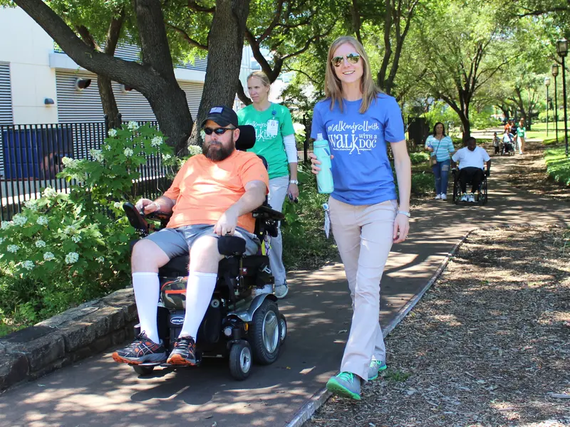 Walk and Roll con el evento Walk With a Doc en el Baylor Institute for Rehabilitation - Dallas