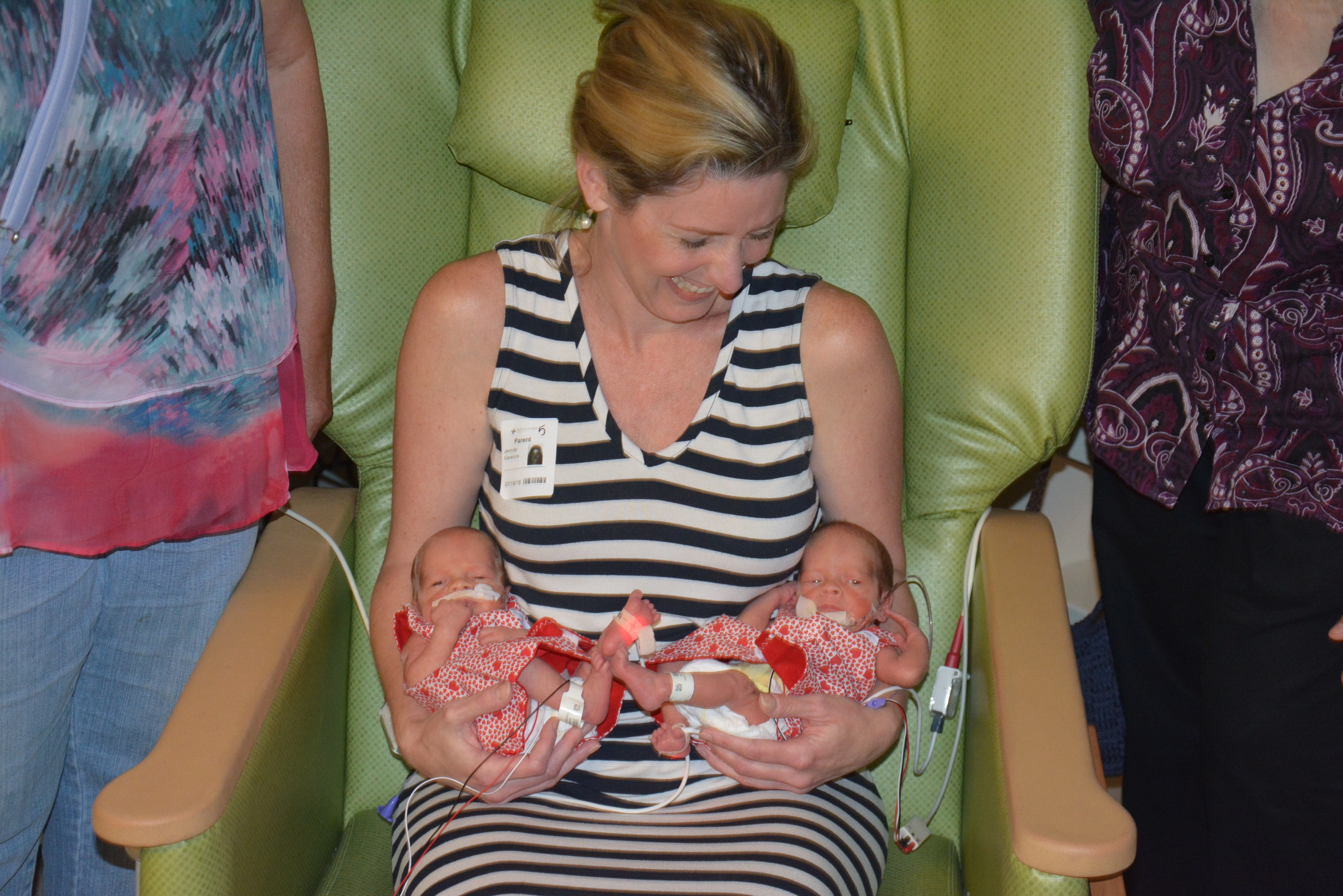 Innovative preemie clothes Loved by both NICU staff and parents