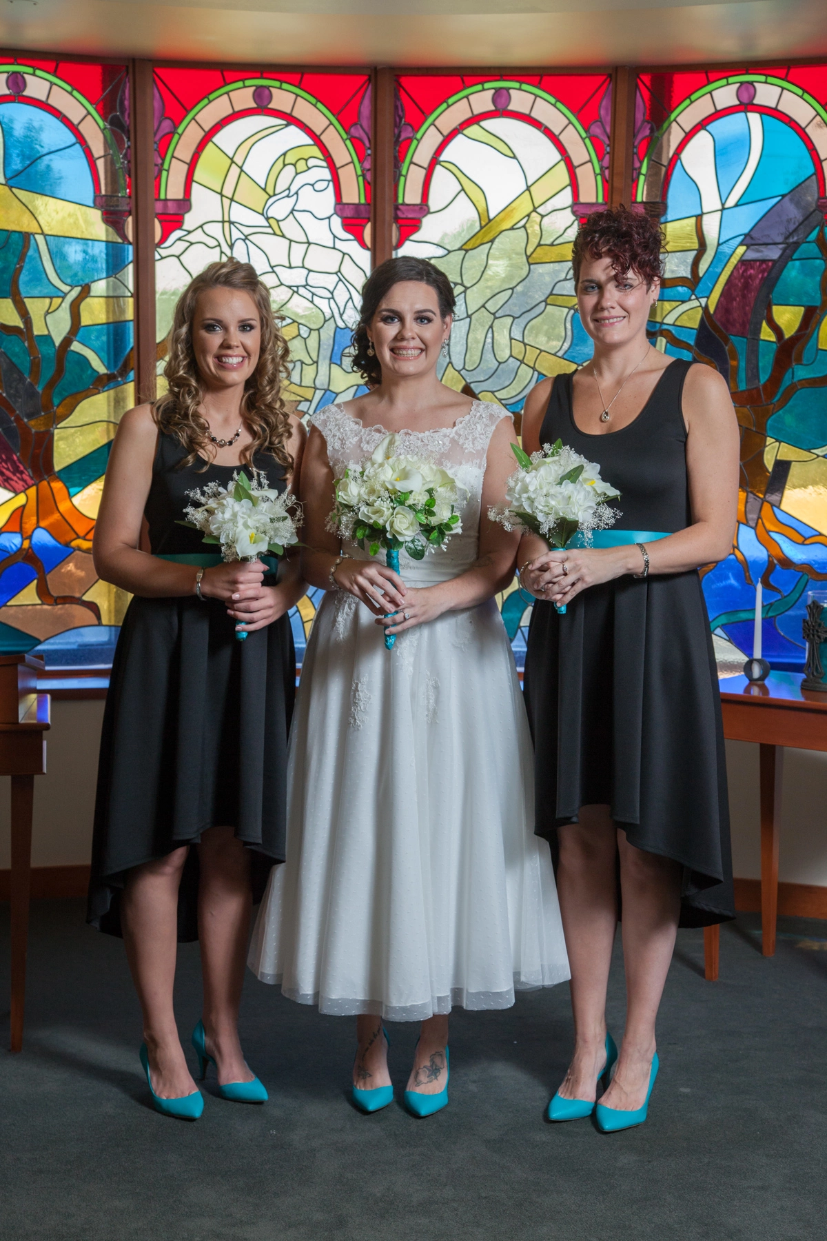 Bride with bridesmades