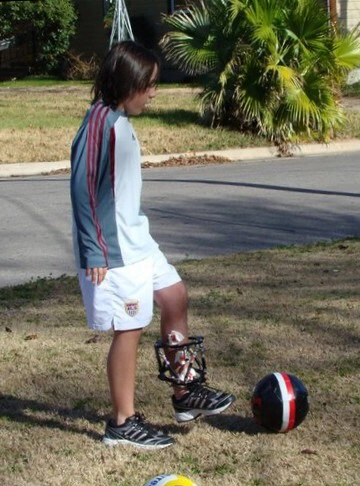 Foto de Daniel Mundine jugando al fútbol