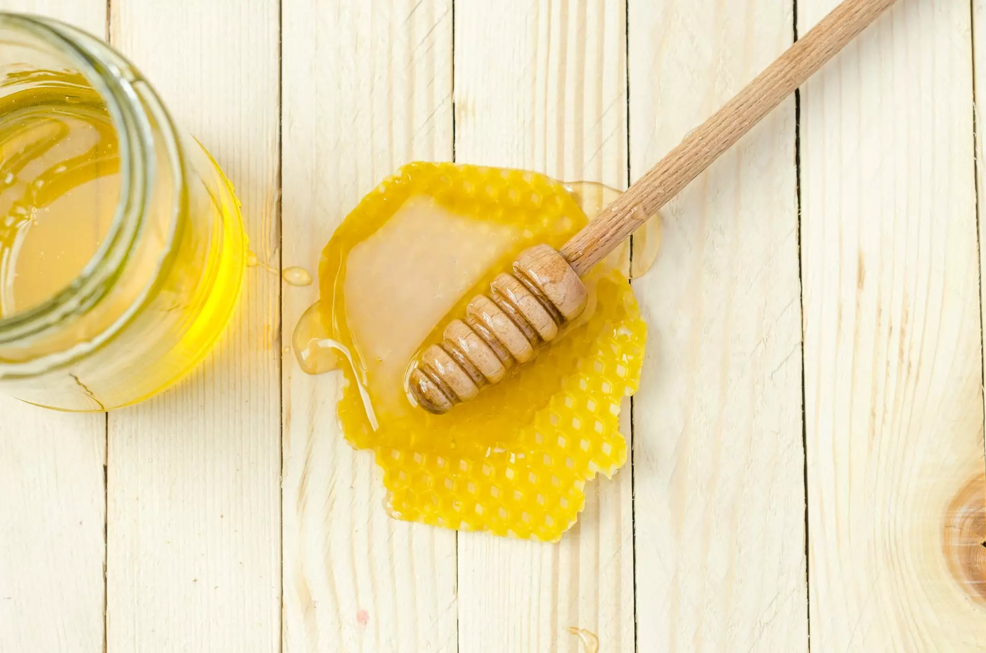 Is honey healthy? How to make sure you don't get stung