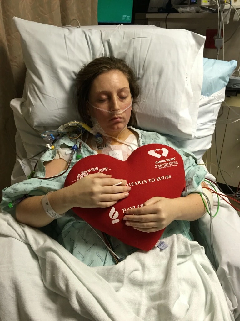 Christina Tucker después de la cirugía de trasplante de corazón