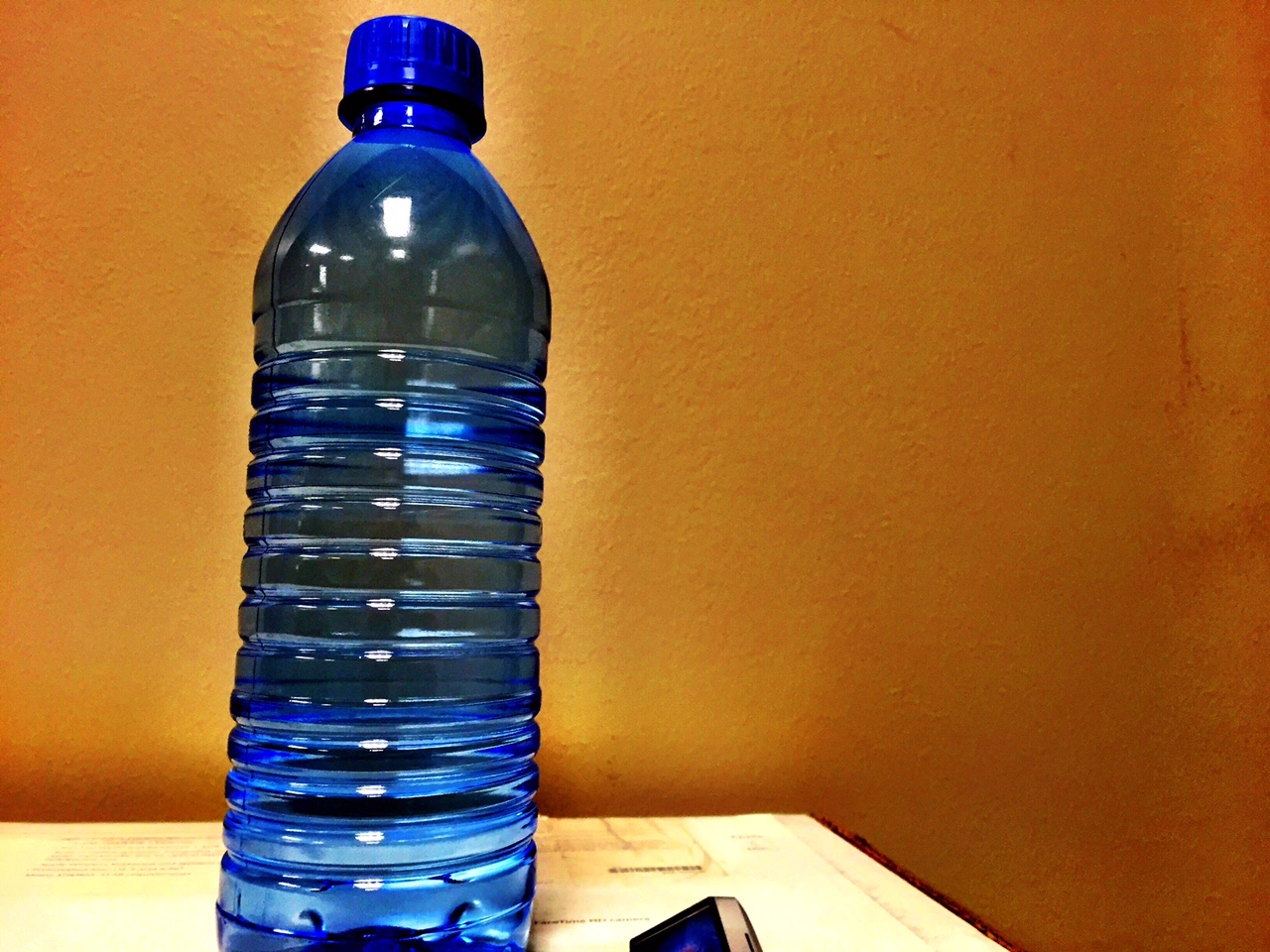 Is it safe to drink bottled water that's been in the sun?￼